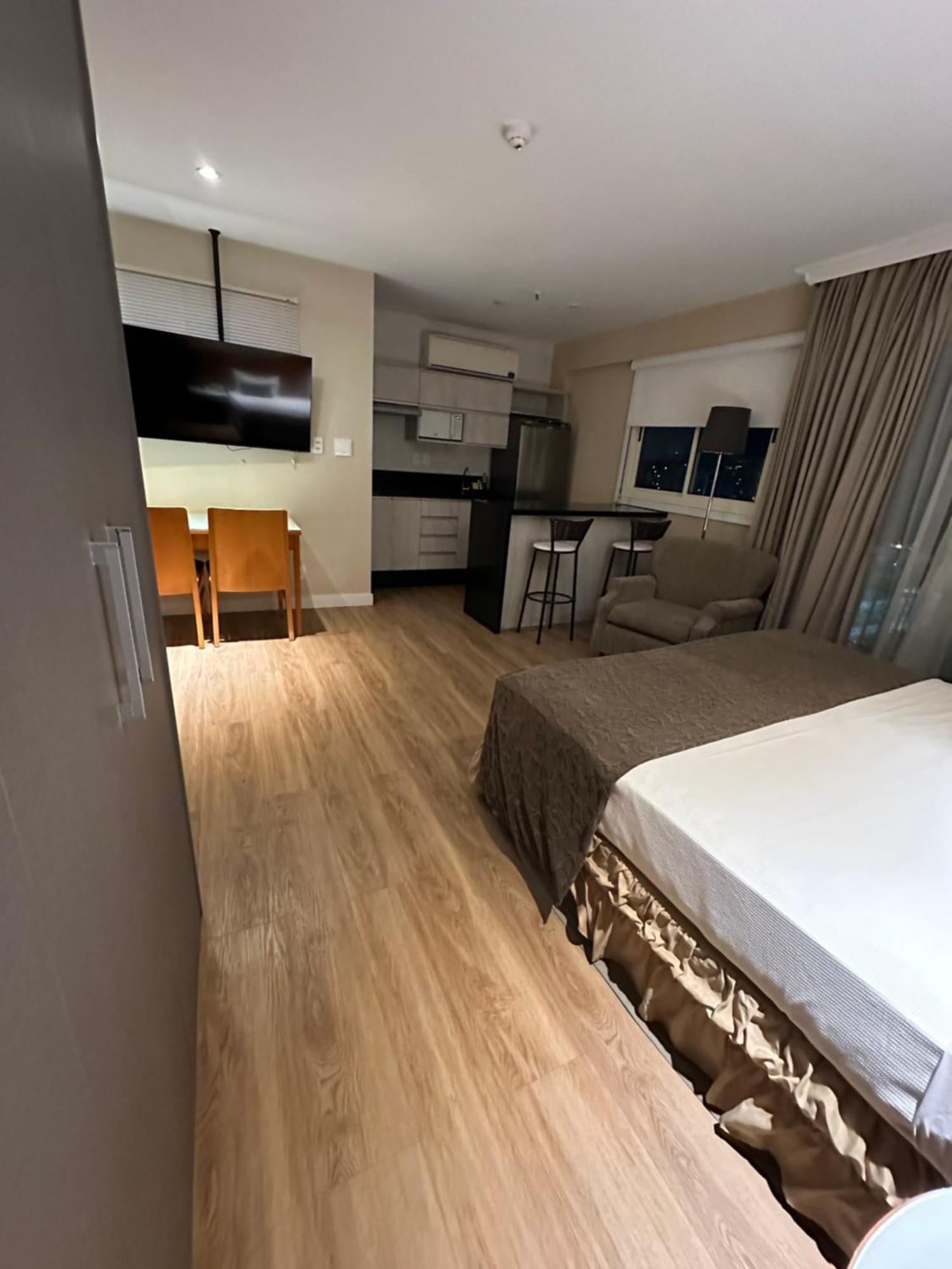 Barra Da Tijuca - 9 - Flat Premium Com Cozinha, Fogao Cooktop, Geladeira Grande, Smart Tv Grande, Lindo E Muitissimo Confortavel, Balsa Para A Praia Gratis E Estacionamento Gratuito Rio de Janeiro Buitenkant foto