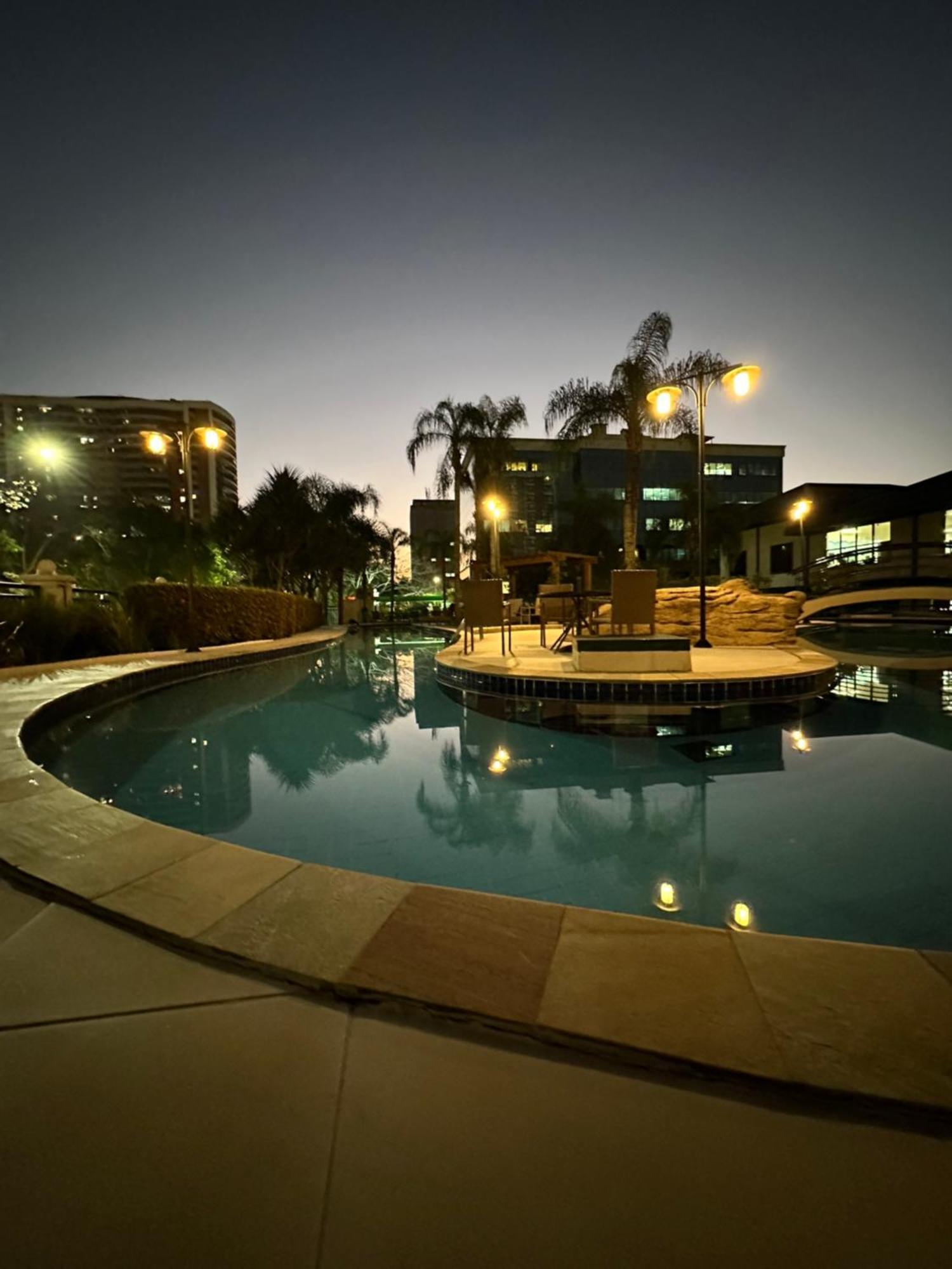 Barra Da Tijuca - 9 - Flat Premium Com Cozinha, Fogao Cooktop, Geladeira Grande, Smart Tv Grande, Lindo E Muitissimo Confortavel, Balsa Para A Praia Gratis E Estacionamento Gratuito Rio de Janeiro Buitenkant foto